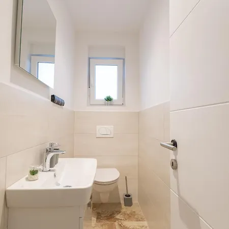 Ema&ana In Pula,istrien