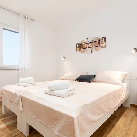 Ema&ana In Pula,istrien