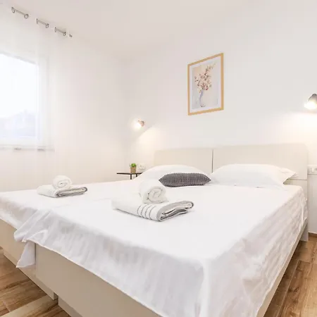 Ema&ana In Pula,istrien