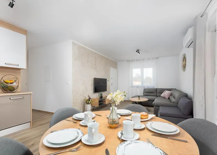 Вілла Ema&ana In Pula,istrien Пула