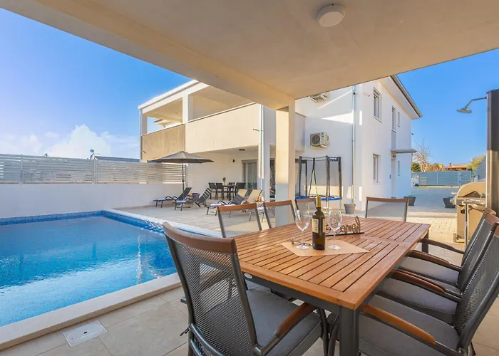 Ema&ana In Pula,istrien