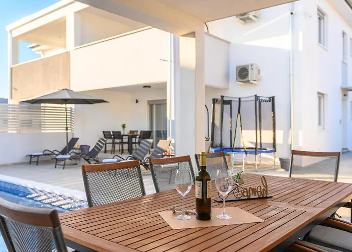 Ema&ana In Pula,istrien